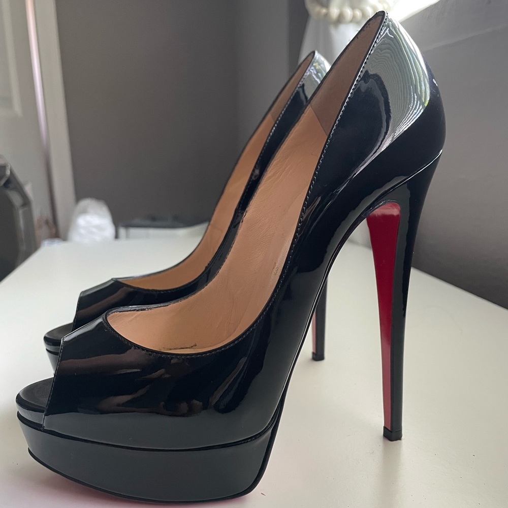 Christian Louboutin size 38 black pumps